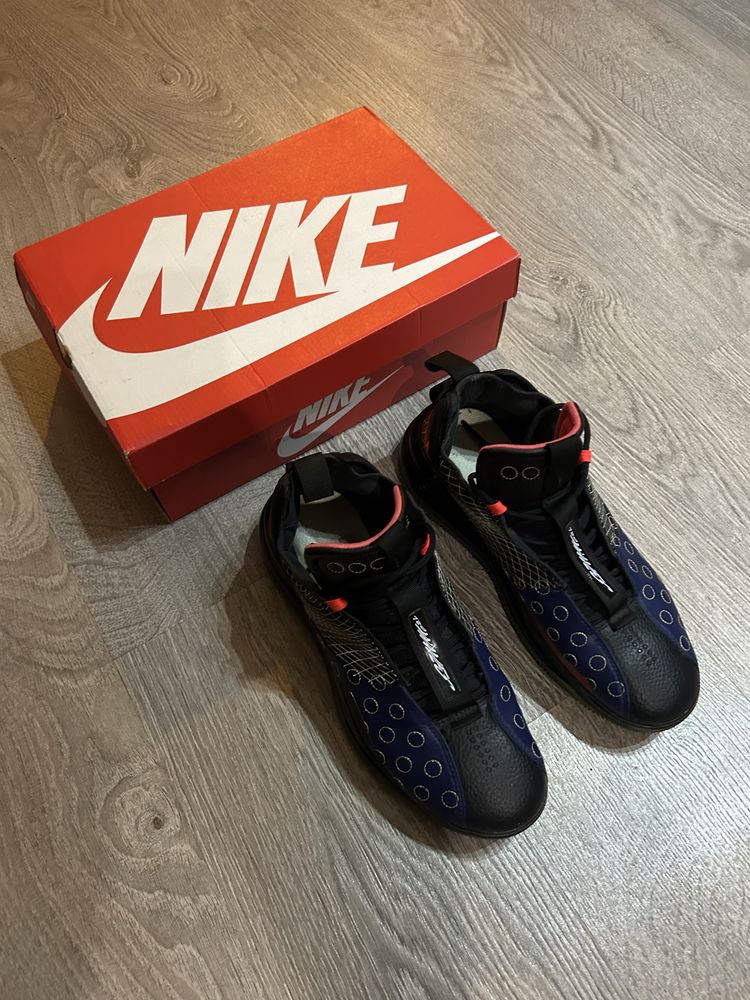 Маратонки NIKE 42 26,5