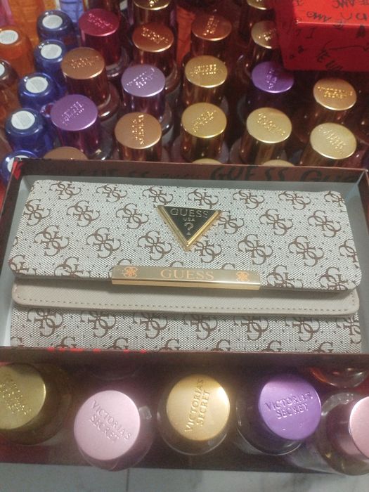 Spreiuri de corp victoria secrat