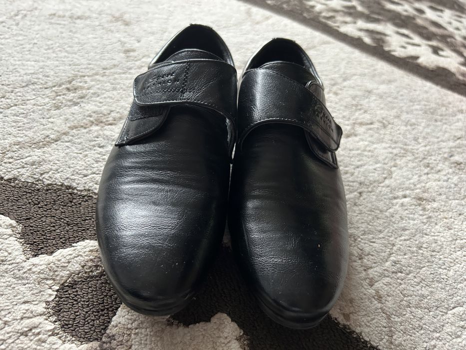 Pantofi negri marimea 32