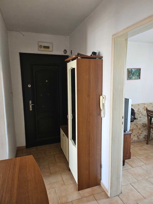 Просторен тристаен, тухлен до Зимно кино Тракия