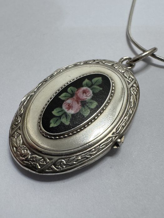 Pandativ vechi, argint 800, caseta rame foto, email pictat. Art deco