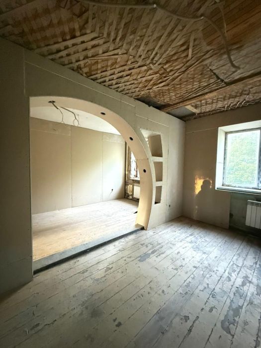 Продаю 3-х комн болгарского типа по проспекту Строителей