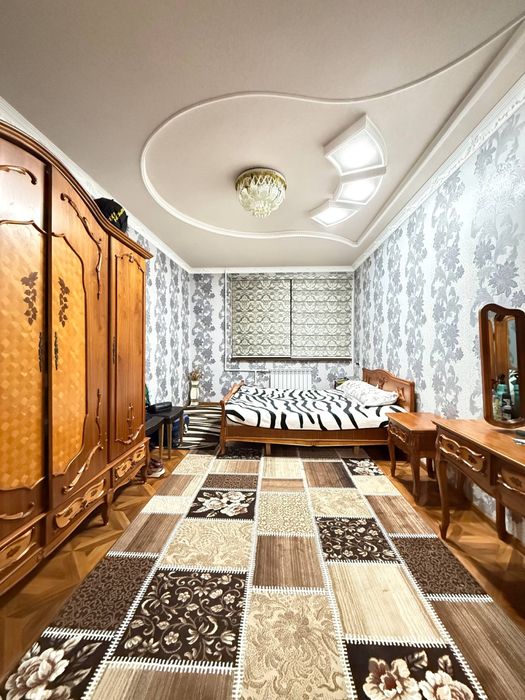 Срочно Продается  Чиланзар 8 квартал 3 комнатный квартира