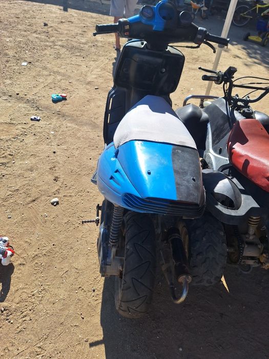 Vând scuter si atv