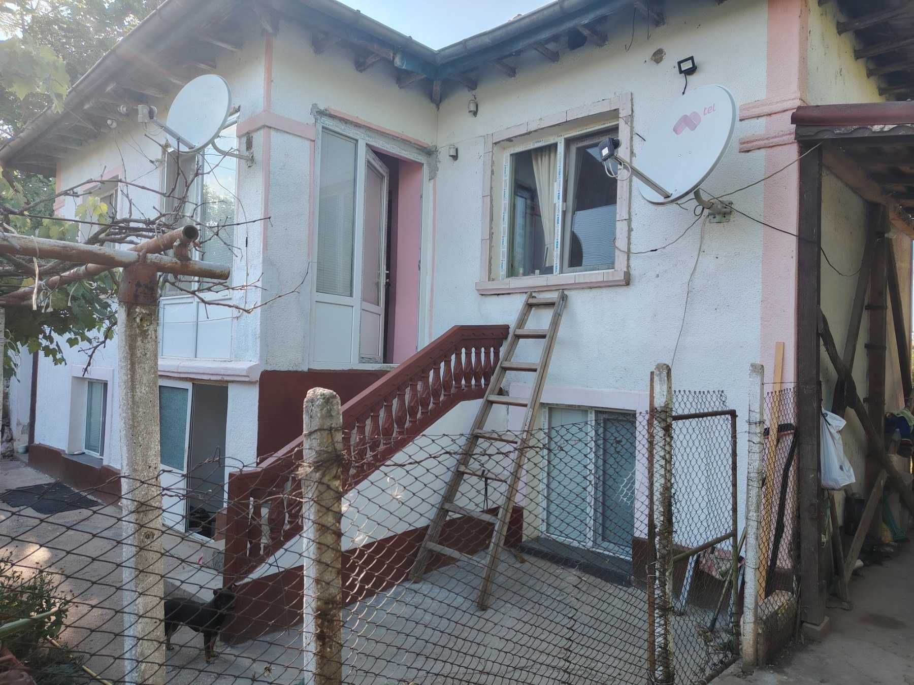 Къща в близост до Плевен .