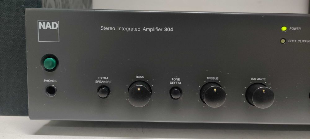 NAD 304 muzica stereo amp great sound music