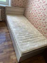 Продается односпальная кровать с матрасом. Длина 2, ширина 90.
