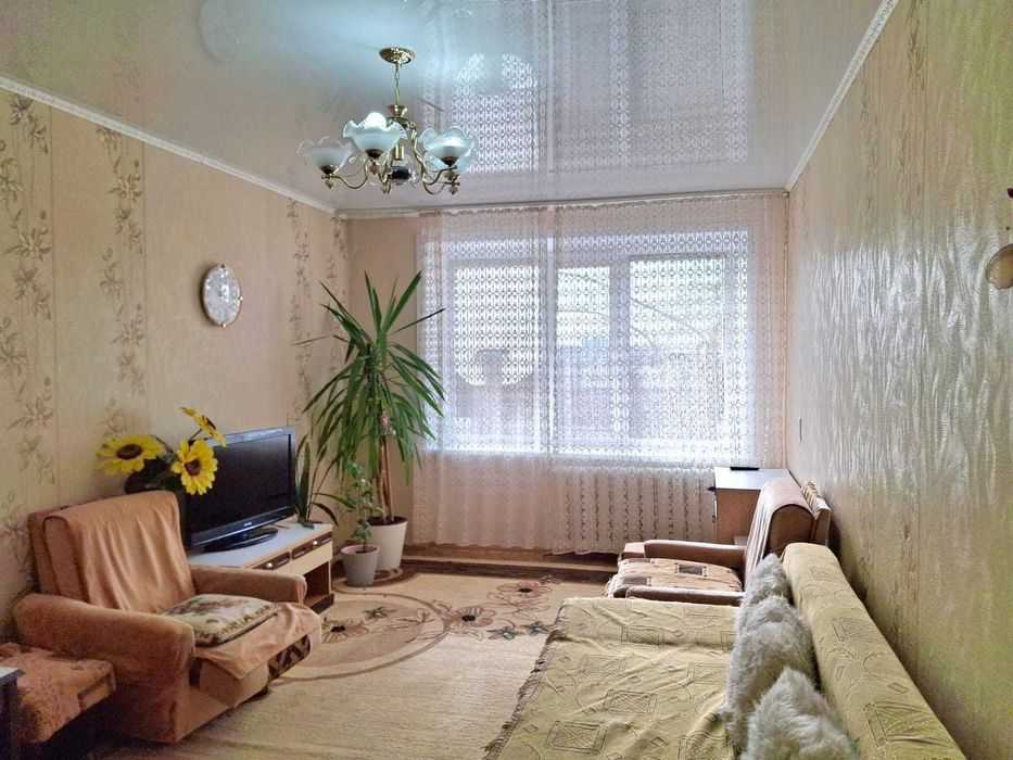 2х комнатная квартира на 2 этаже из 5 в 7 мкр, 50 лет Октября, 70
