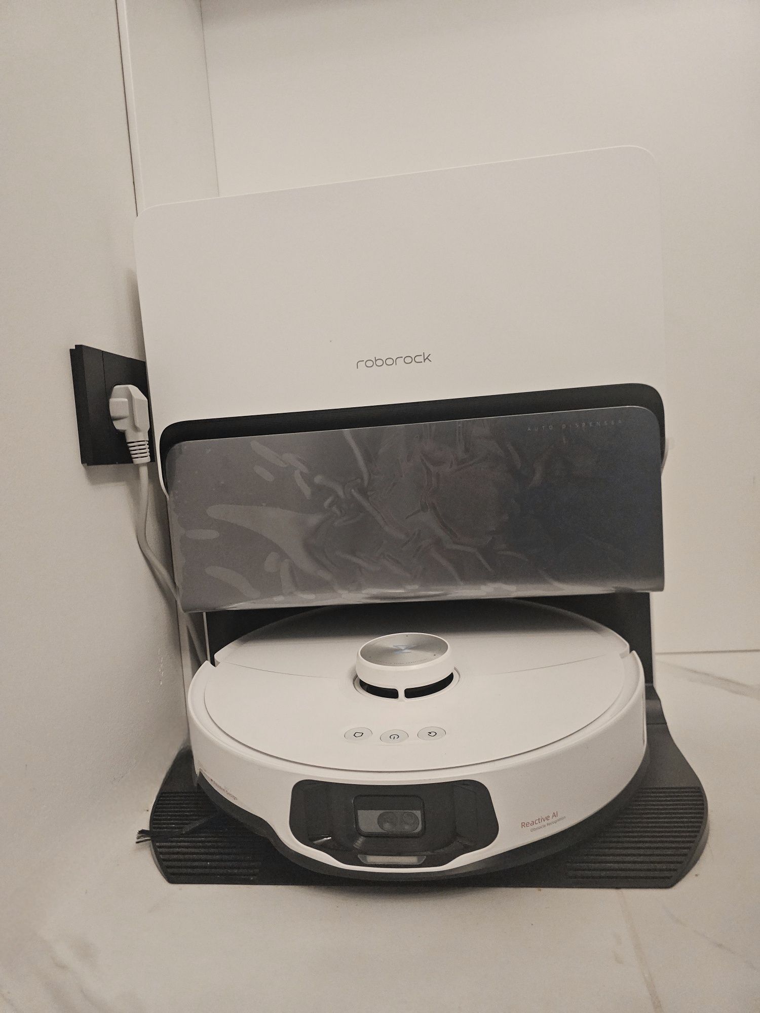 Roborock S8 maxV ultra with 8 in 1 automatic dock