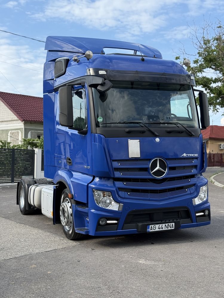 Ansamblu -Mercedes Actros 1843 Euro 6 -2015 Semiremorca Schmitz 2008