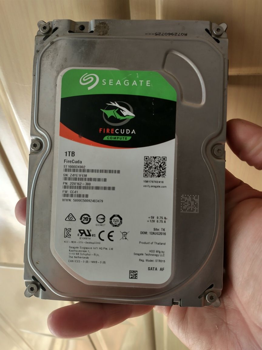 harddisk Seagate FireCuda Compute 1 Tb 
ST 1000DX002