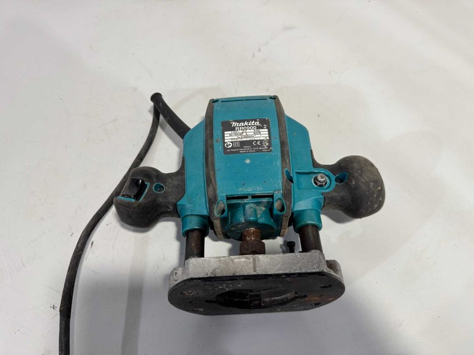 Оберфреза - Makita 900 W /110 V /6mm