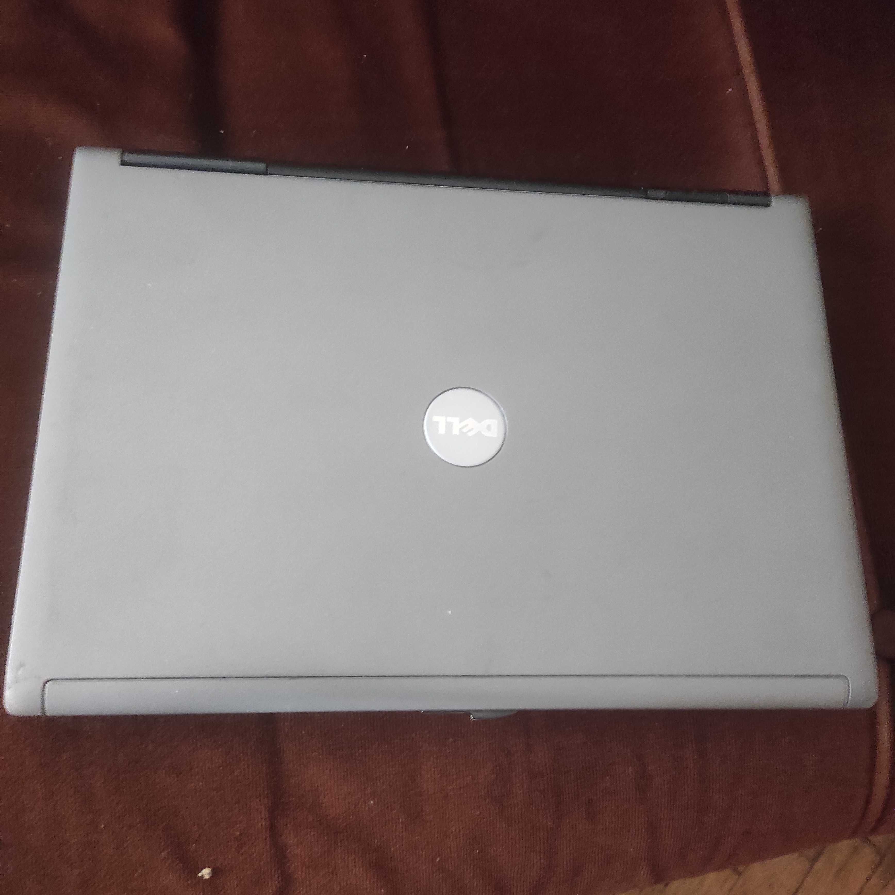 Лаптоп Dell D630 на части