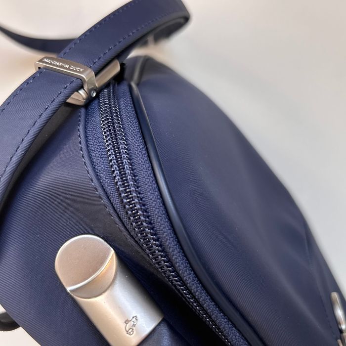 Mandarina duck страхотна чанта в тъмно синьо