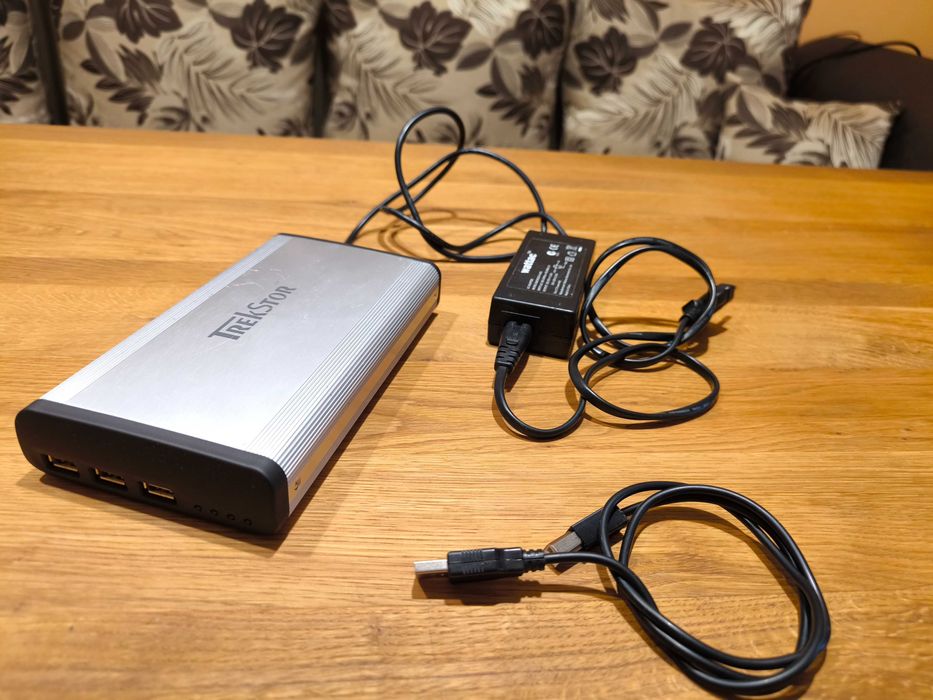 Външен USB хард диск 300GB