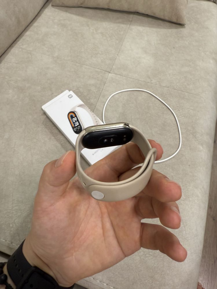 Продаеются MI Band 8, в отличном состояние!