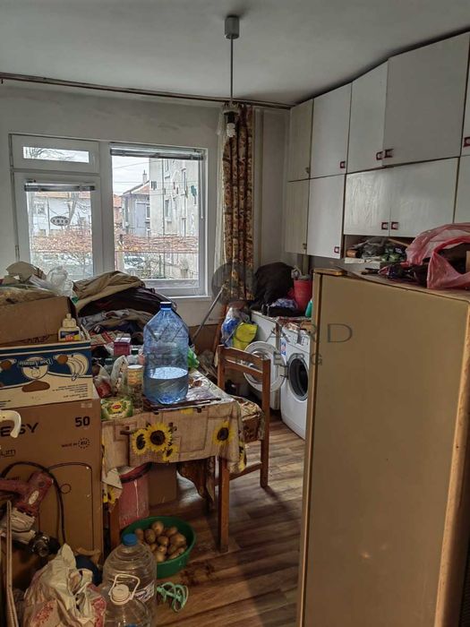 Продава се Тристаен апартамент в Пловдив, Христо Смирненски - 70 кв.м за 2572 €/кв.м - Снимка #2