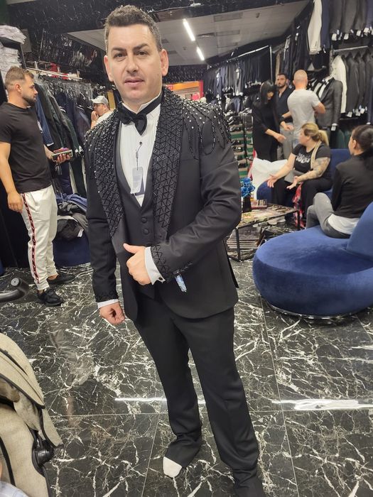 Costum de mire de vanzare