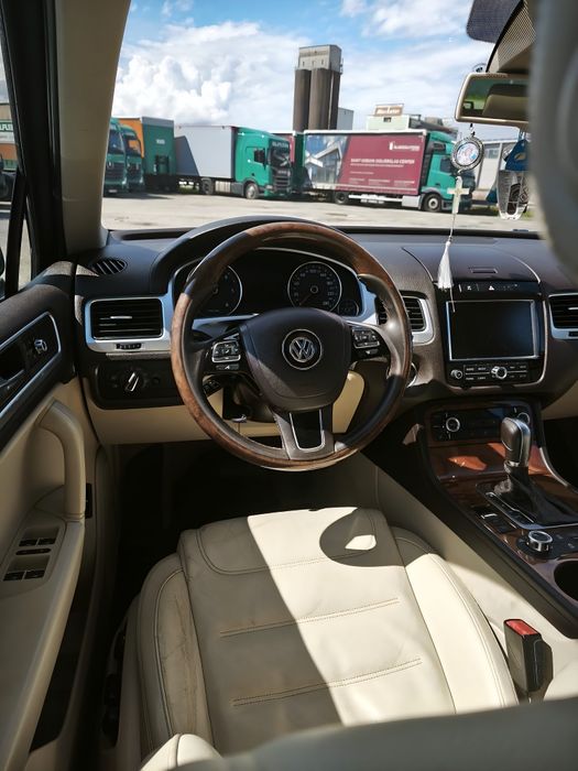 VW Toareg 7P 2013 automat