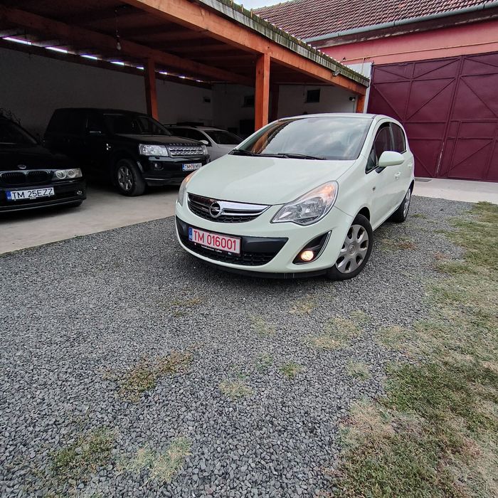 Volskwagen polo/ CORSA diesel 2014 perfecta stare ieftin URGENT
