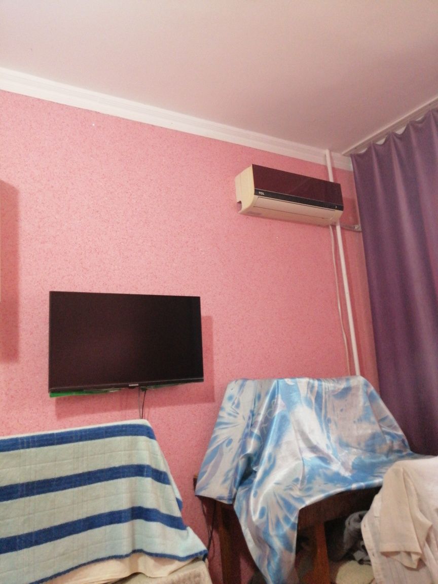 В Чирчике продаётся 2х комн квартира 1й этажный