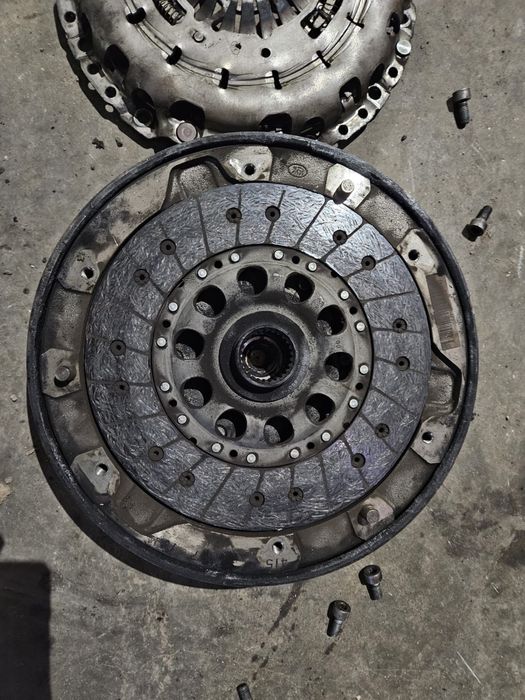 Kit ambreaj disc placa volanta BMW f10 f11 520 diesel 184 CP motor n47
