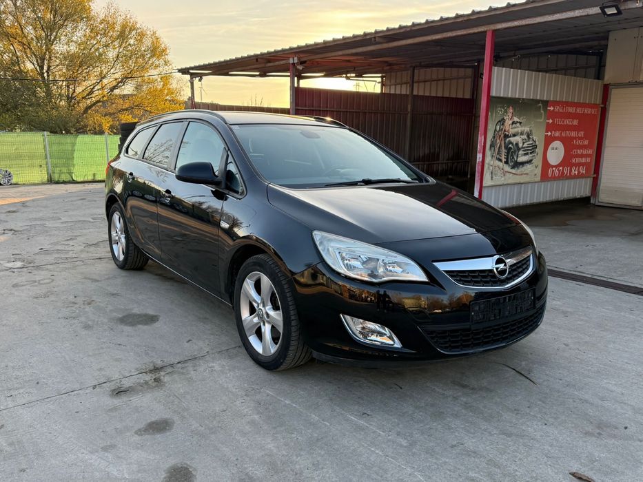 Opel Astra an 2011