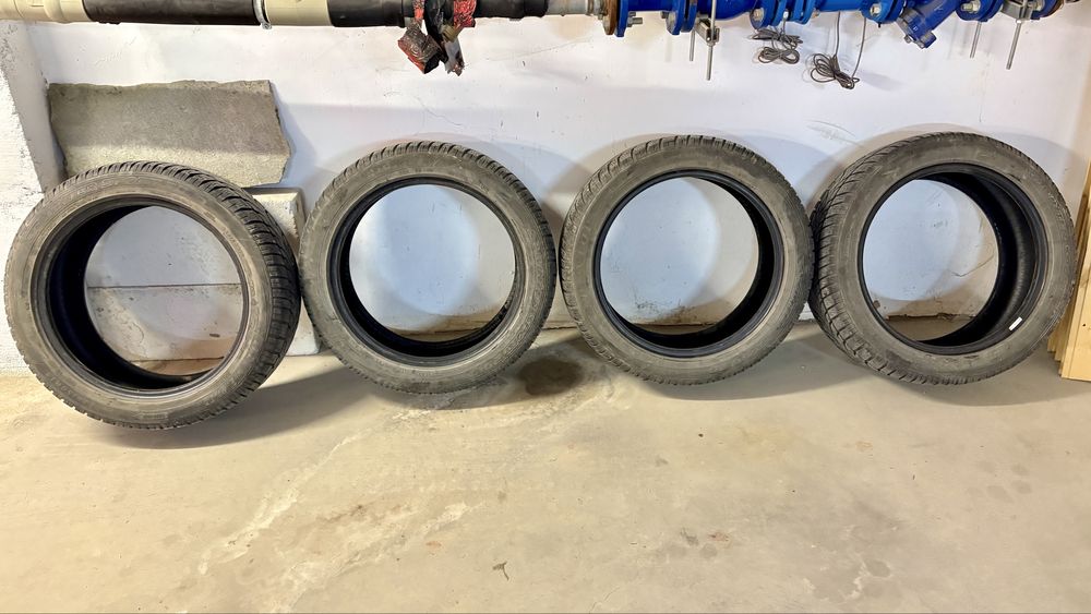 Зимни Гуми 225/50/18 Dunlop