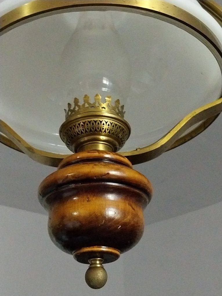 Candelabru, lustra de tavan