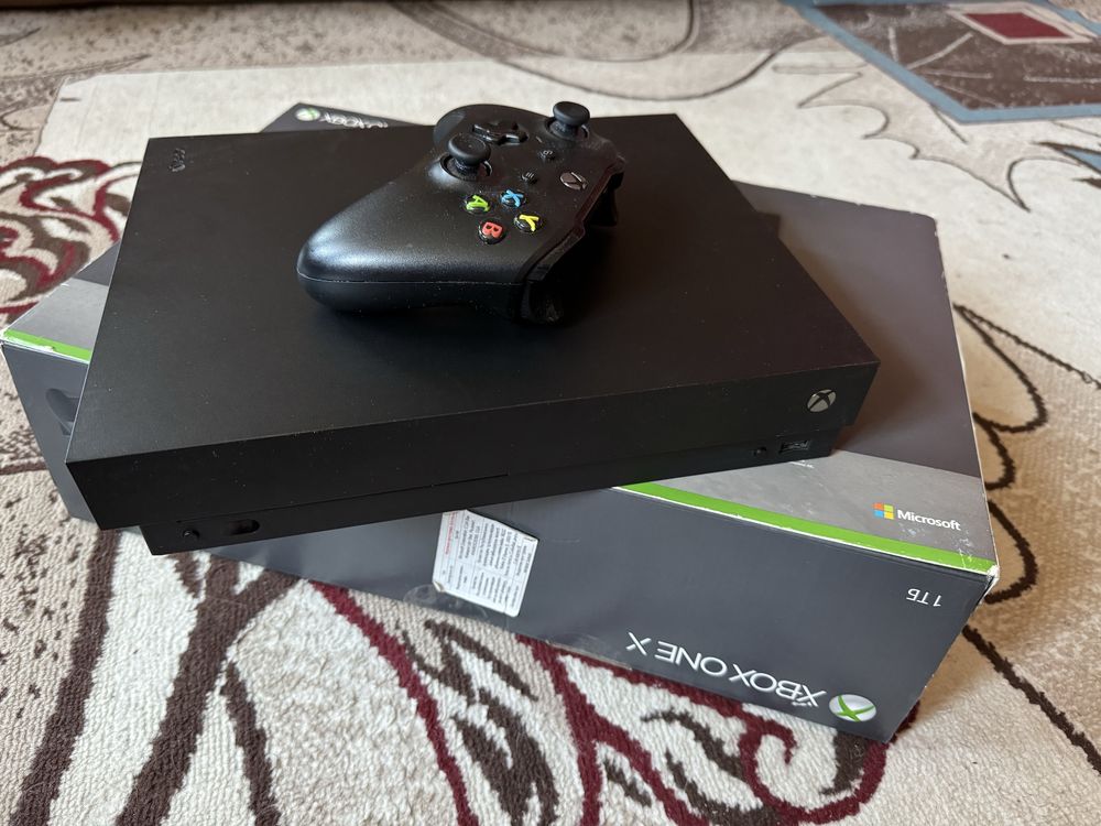 Продам XBOX ONE X 1 tb