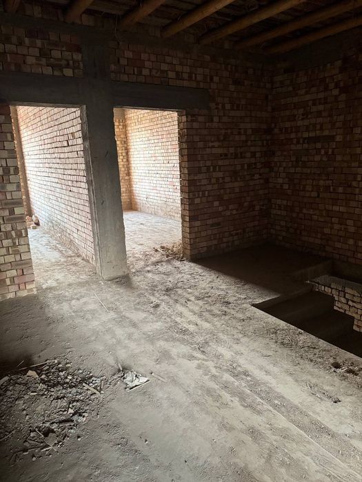 ПРОДАЁТСЯ КОТТЕДЖ — есть потенциал для создания уютного дома.