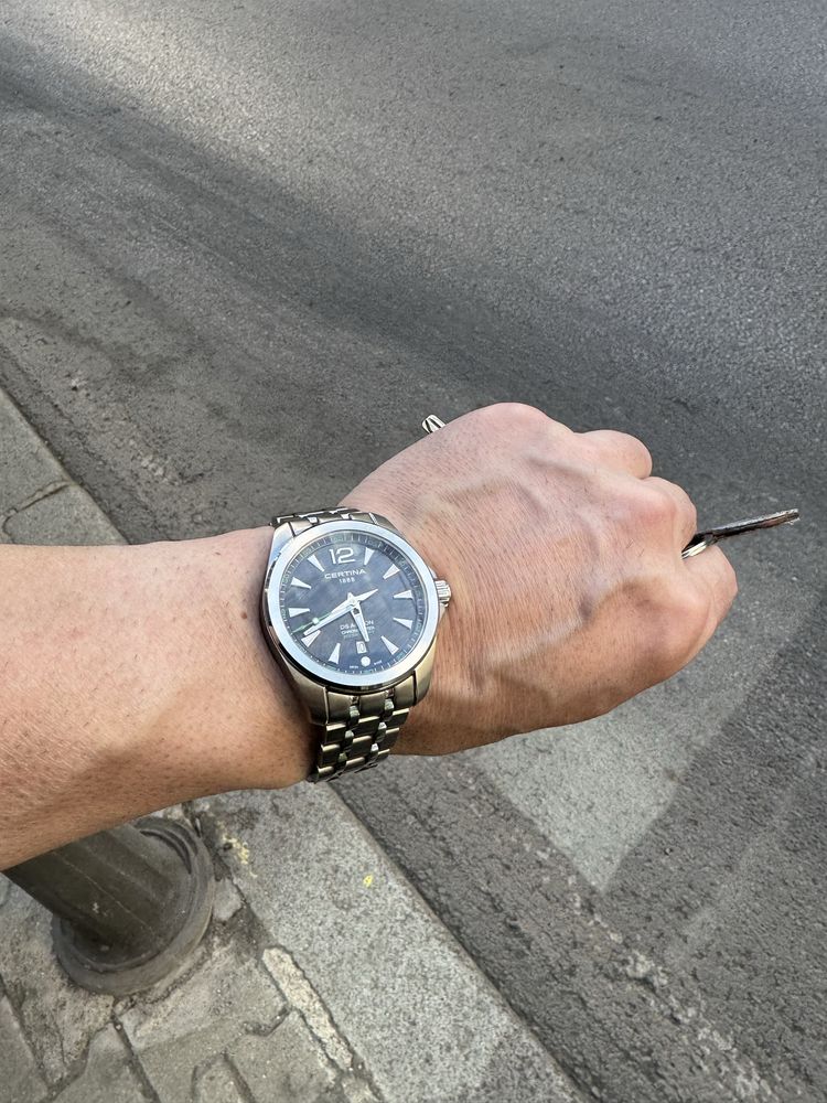 Продавам часовник Certina DS Action Sapphire Crystal Chronometer
