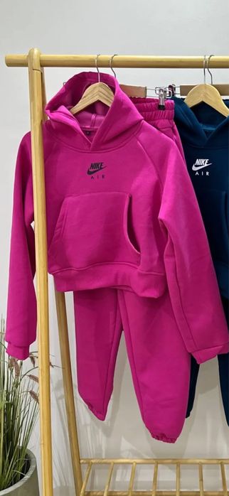 Nike комплект чисто нов НАМАЛЕН!