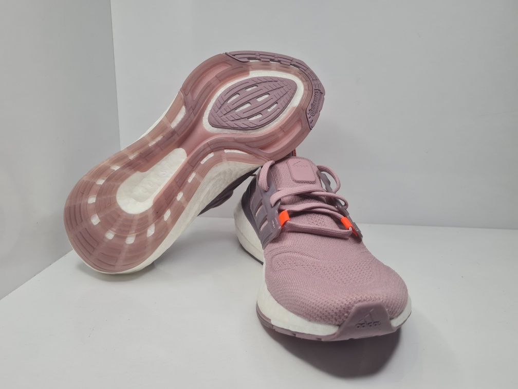 Маратонки Adidas Ultraboost 21

Чисто нови с етикети без кутия.

Разме