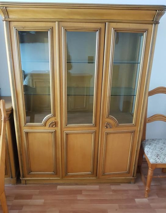 Vitrina din Lemn Masiv de Cires