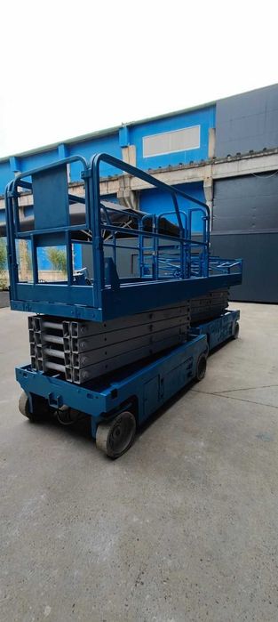Închiriere nacela electrica si cu motor termic