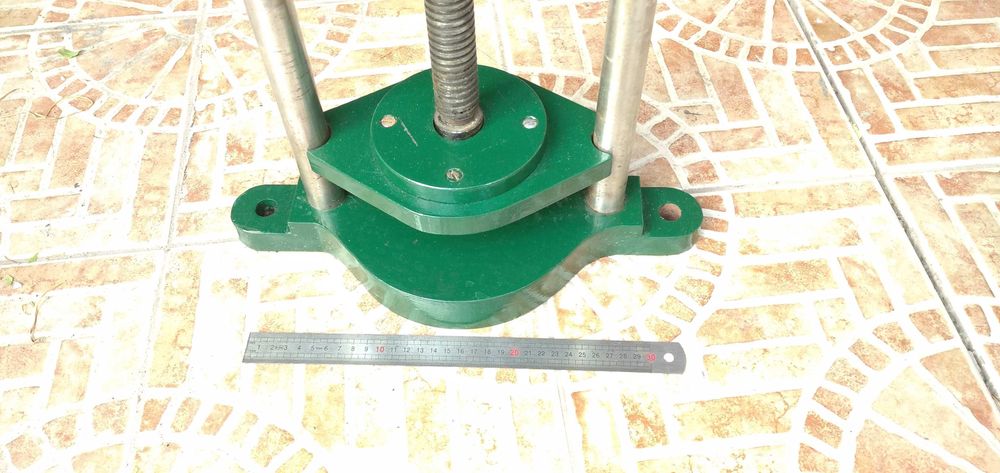 Presa Cu surub, presa bucse,presa rulmenti,presa tabacarie