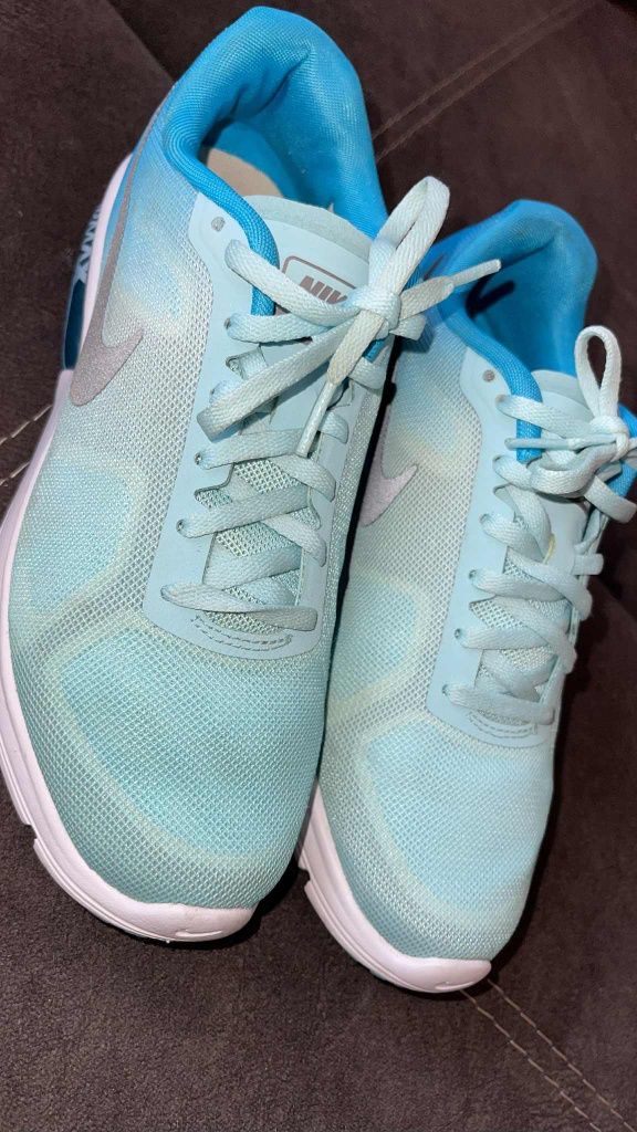 Страхотни маратонки Nike Air Max