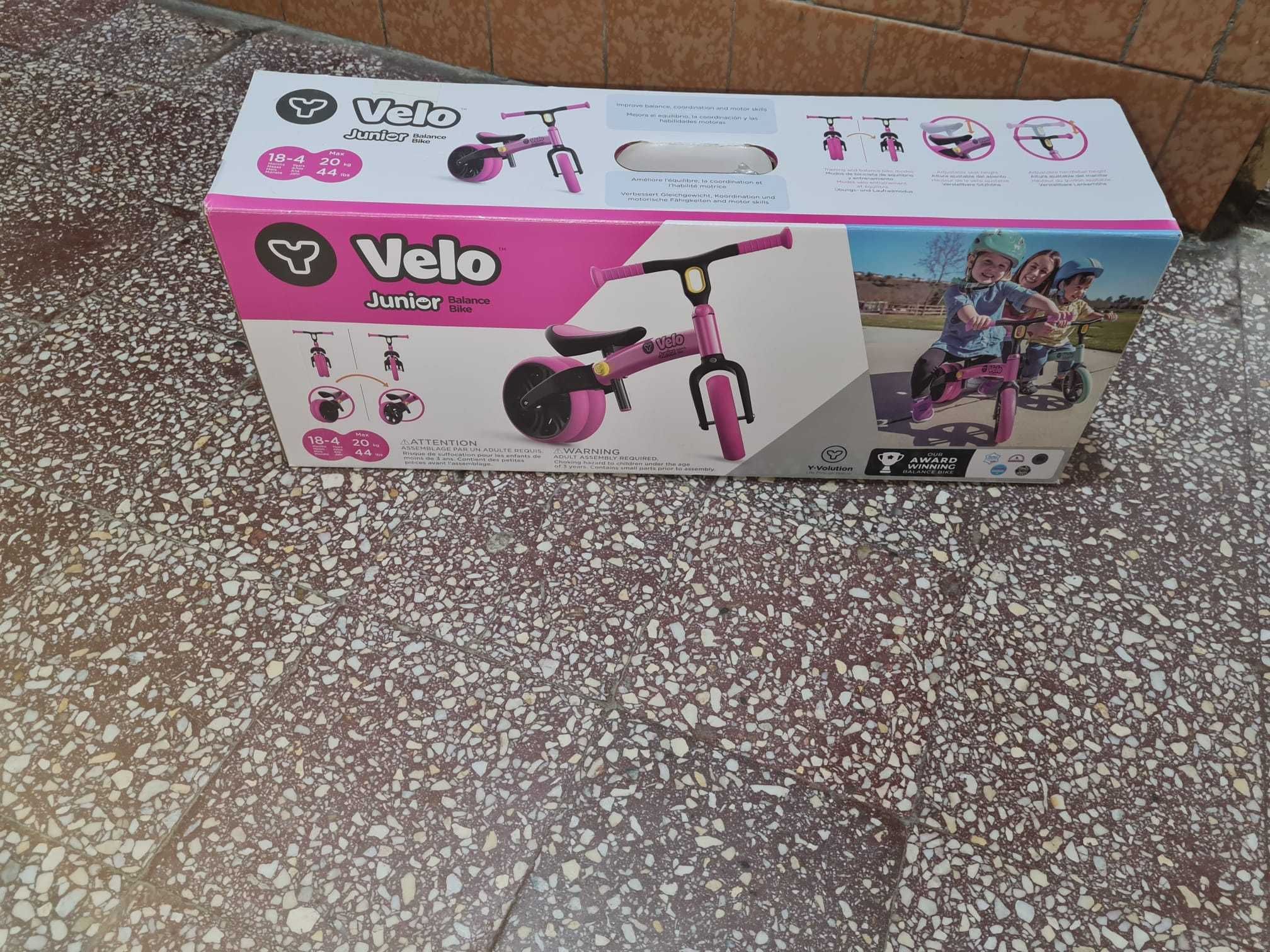 Bicicleta de echilibru Yvolution YVelo Junior roz, in cutie (270 RON)