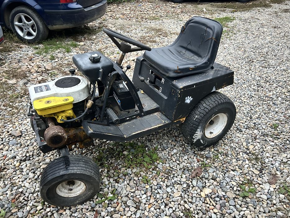 Tractoras de gazon fara masa (fara cutite pe motor )