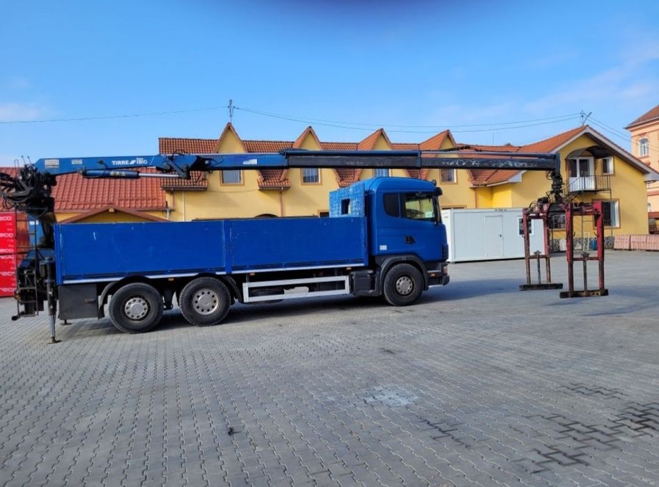 Scania cu macara