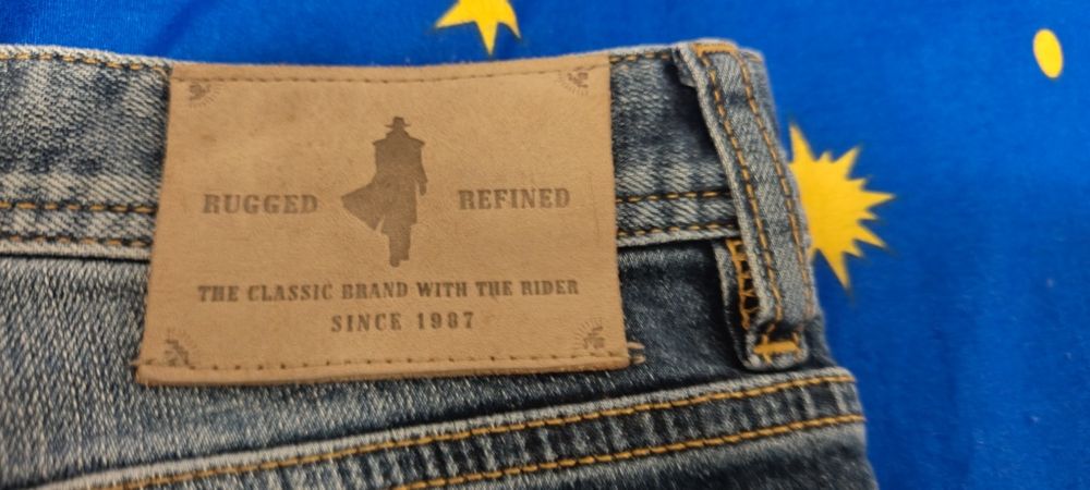 Vînd blugi drepti rugged mărimea 34/34