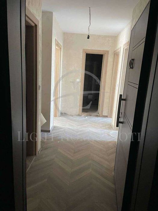 Продава се Тристаен апартамент в Пловдив, Гагарин - 115 кв.м за 1394 €/кв.м - Снимка #3