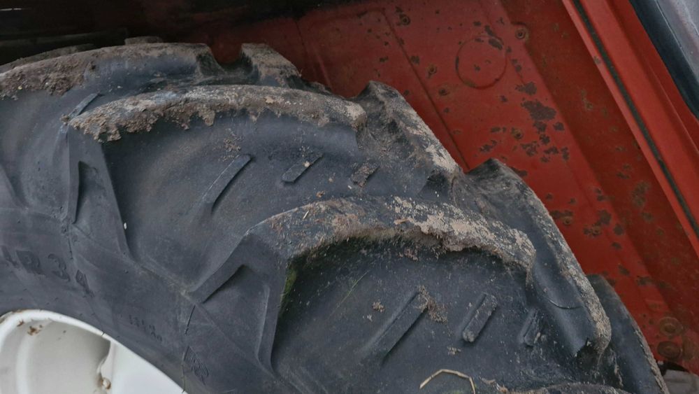 Tractor Fiat 880