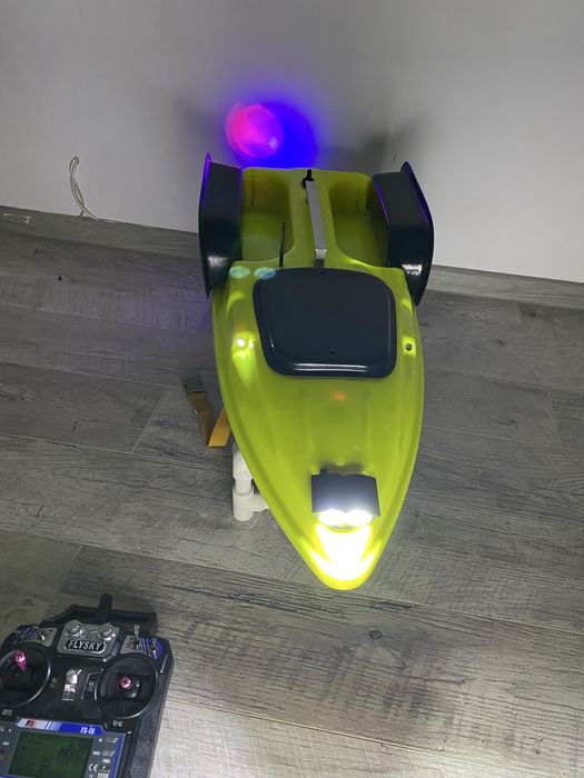 Navomodel, barcuta de plantat cu gps autopilot