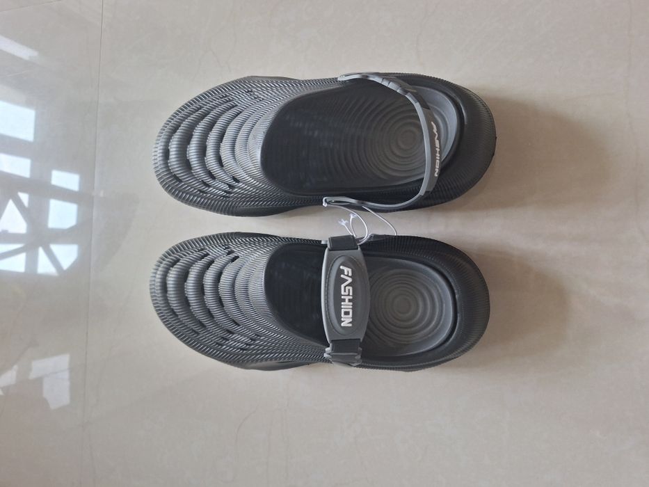 Papuci tip crocs mas. 42,5