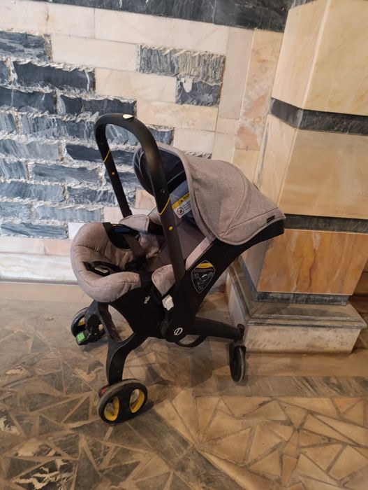 Коляска б/у в хорошем состоянии яа