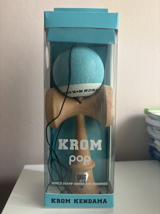 vand krom pop in stare buna originala pe culoarea albastra
