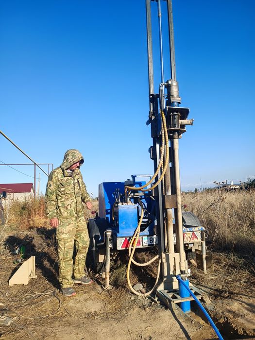 Бурение скважин.