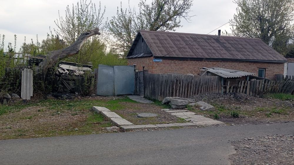 Продам дом в Меновном 3 комнаты кухня печное отопление